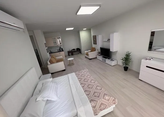 Апартаменты & In *